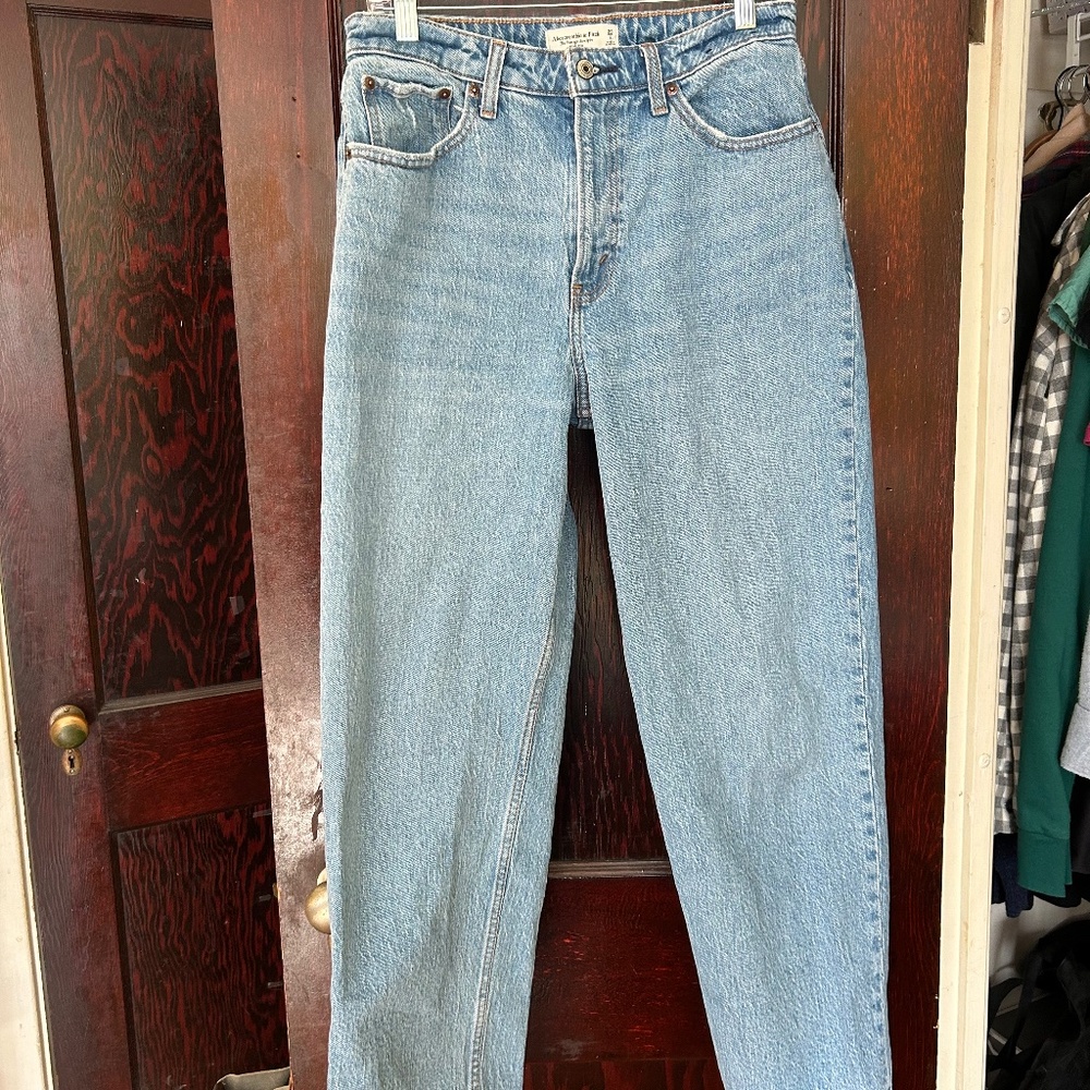 Abercrombie Curve Love High-Waisted Vintage Straight Jeans
